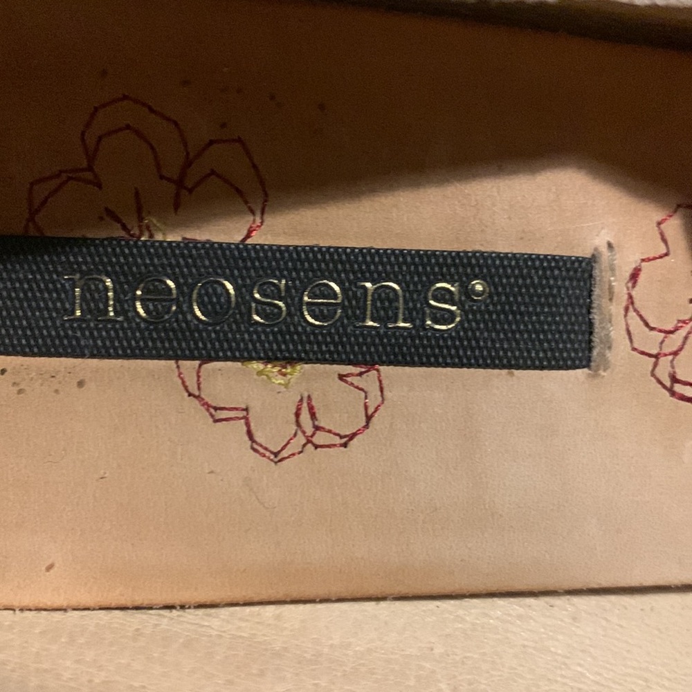 NEOSENS Cream T Strap Leather Mary Janes.  Sz 41 - Picture 6 of 6